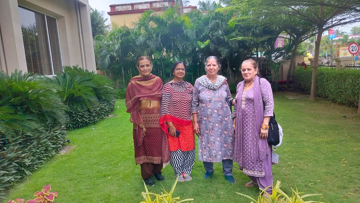 Senior Citizens Jagannath Puri Temple Group Tour