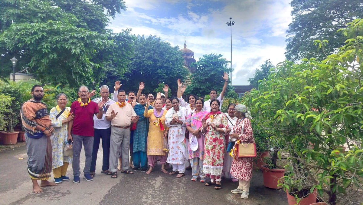 Senior Citizen Jagannath Puri Temple Group Tour