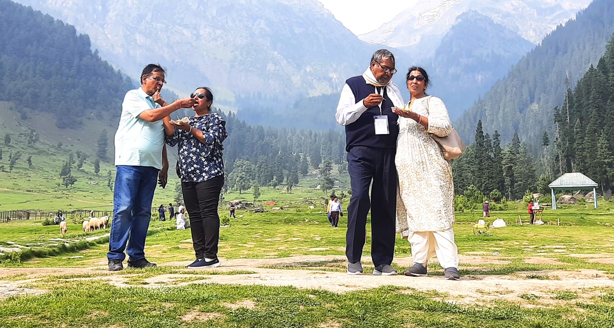 kashmir Senior Citizen Tours