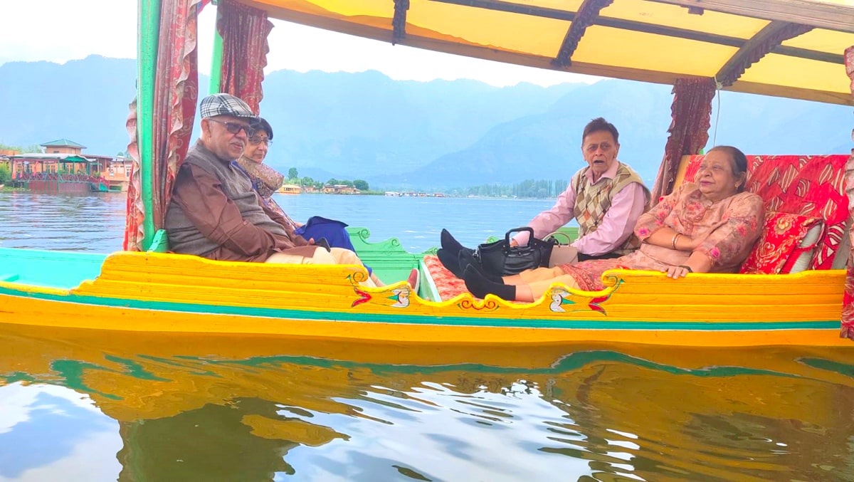 Senior Citizen Kashmir Tour Package