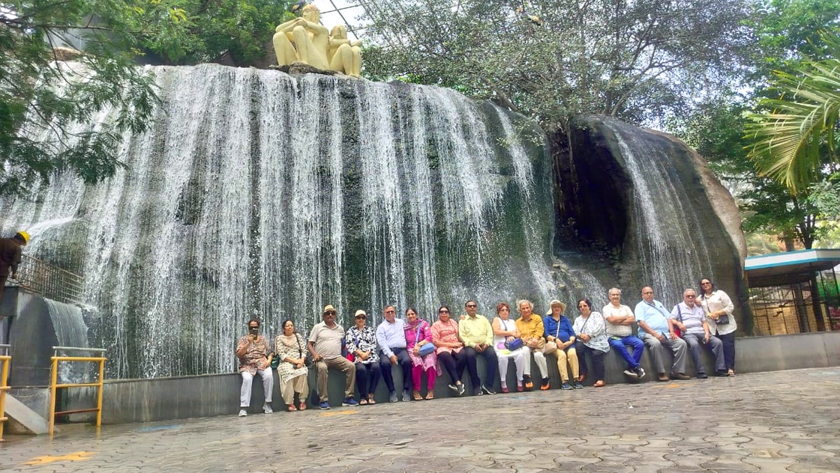 Senior Citizens Group Tour