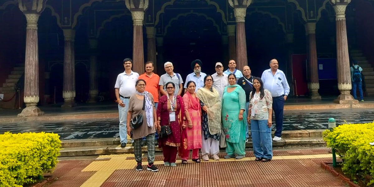 Senior Citizen  Ooty Group Tour